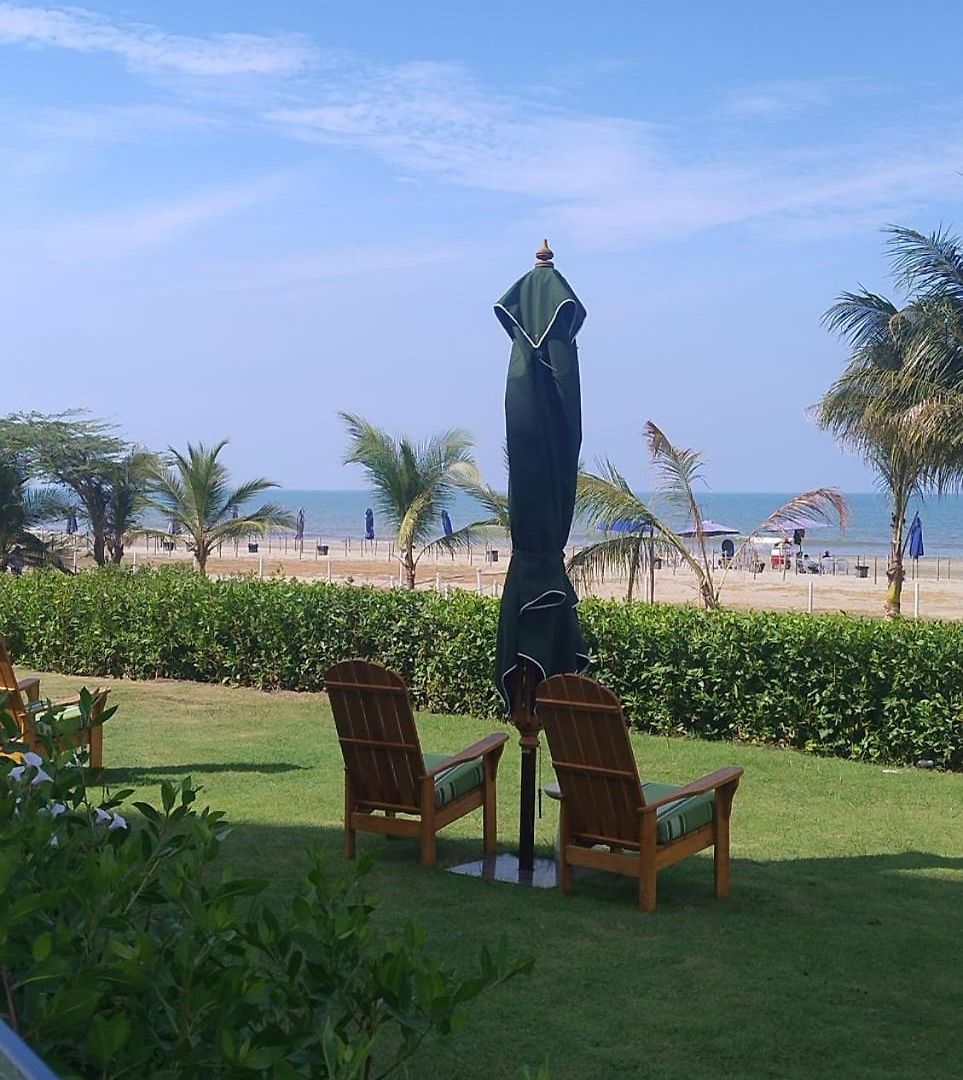 En Manzanillo Con Salida Directa A La Playa