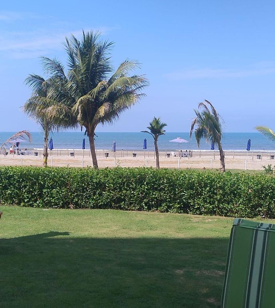 En Manzanillo Con Salida Directa A La Playa *