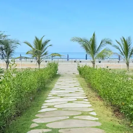 En Manzanillo Con Salida Directa A La Playa *